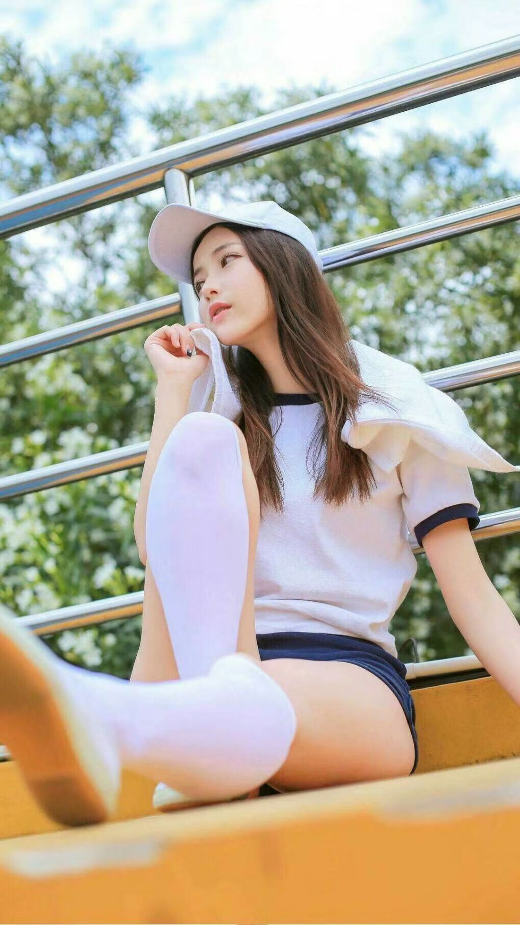 开云官网首页-中场球员传球选择是否受个人心理影响过大,足球中场传球