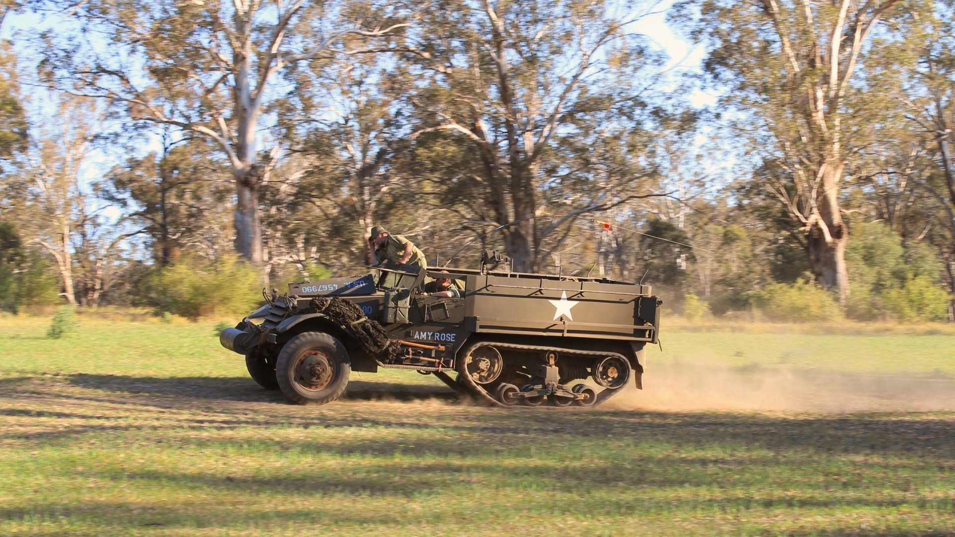 开云官网在线-碰撞火花四溅，双方实力对比角逐激烈，碰撞火花简笔画
