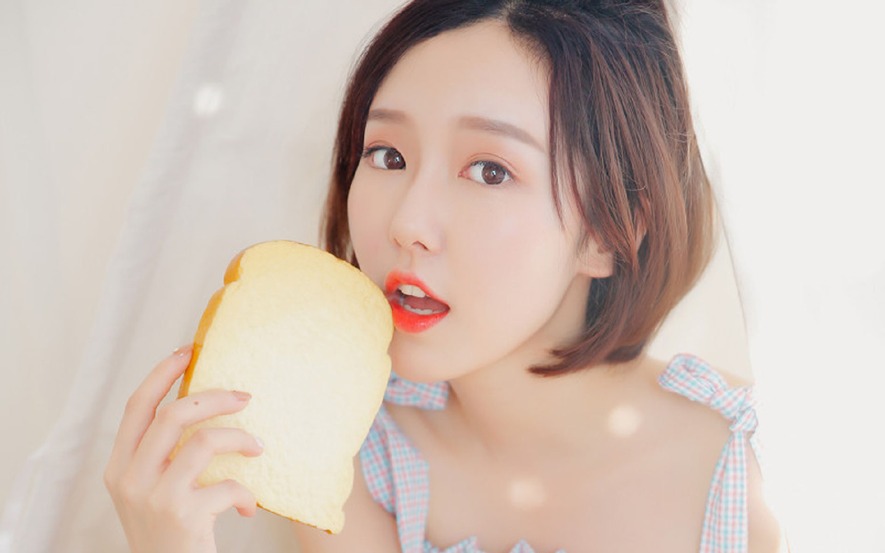 开云·体育官网-热刺进攻端跑动积极撕裂空间，热刺进球